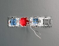 Hoeveel Volt staat er op het lichtnet en stopcontact?