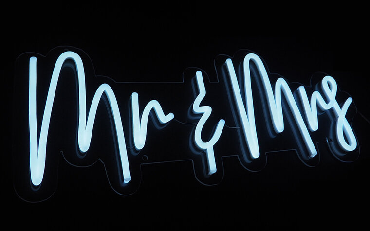 LED Neon Verlichting Bord Mr & Mrs, Incl. Adapter, 70x25cm, Wit